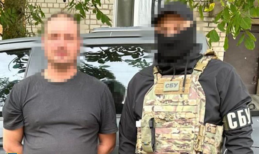 У Херсоні СБУ затримала екс-охоронця російської катівні – добровільно співпрацював з ворогом