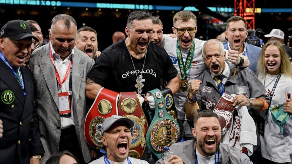 Усик втратив статус абсолютного чемпіона: боксер відмовився від пояса WBO