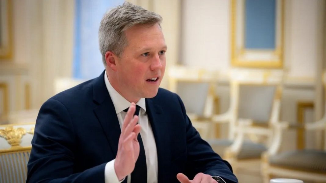 Переговорщик Трампа предупредил европейцев, что условия мирного договора могут быть хуже – FT