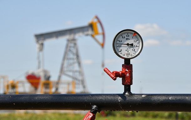 Доходы РФ от нефти и газа снизились почти на 30%