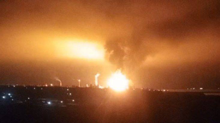 In Russia, a petrochemical plant of the Lukoil group was attacked: video of explosions and fire