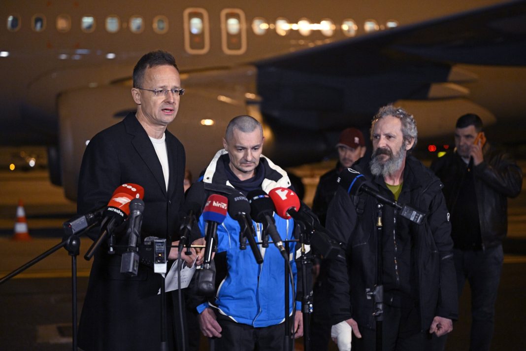 The Ministry of Foreign Affairs summoned the Hungarian diplomat after Szijjártó transferred Ukrainian prisoners of war.