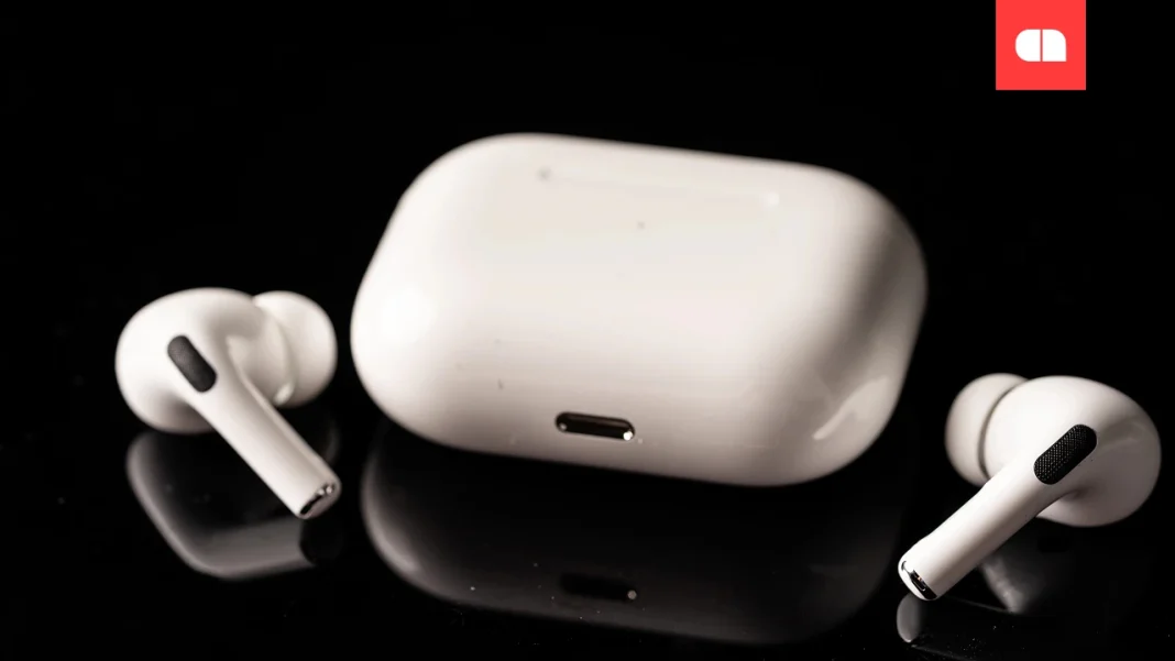 Apple тестує AirPods із камерами для ШІ-функцій: вони зможуть «бачити» продукти і диктувати рецепти