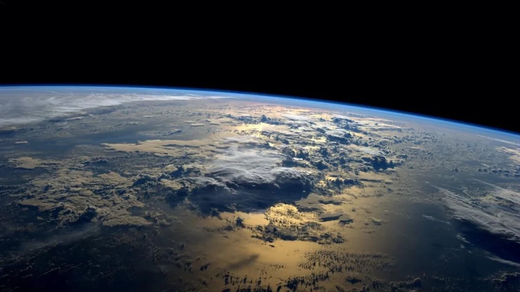 SpaceX та Google обговорюють можливість запуску датацентрів у космосі — WSJ