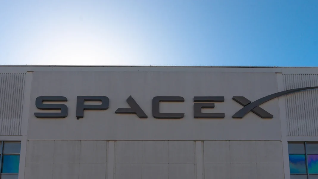 SpaceX планує залучити $75 млрд, можливо проведе IPO з ціною $135 за акцію.