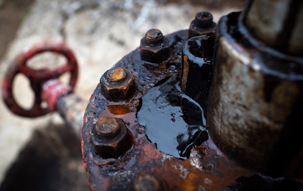 The price of Russian oil fell below $42