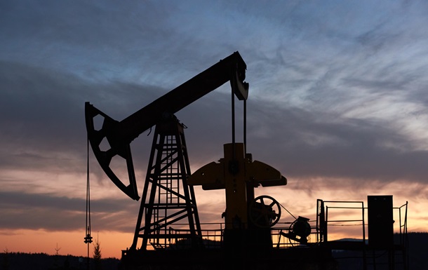 Oil refining in China fell to the lowest level in six years.