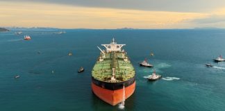 Цены на нефть повышаются из-за угроз в районе Ормузского пролива.