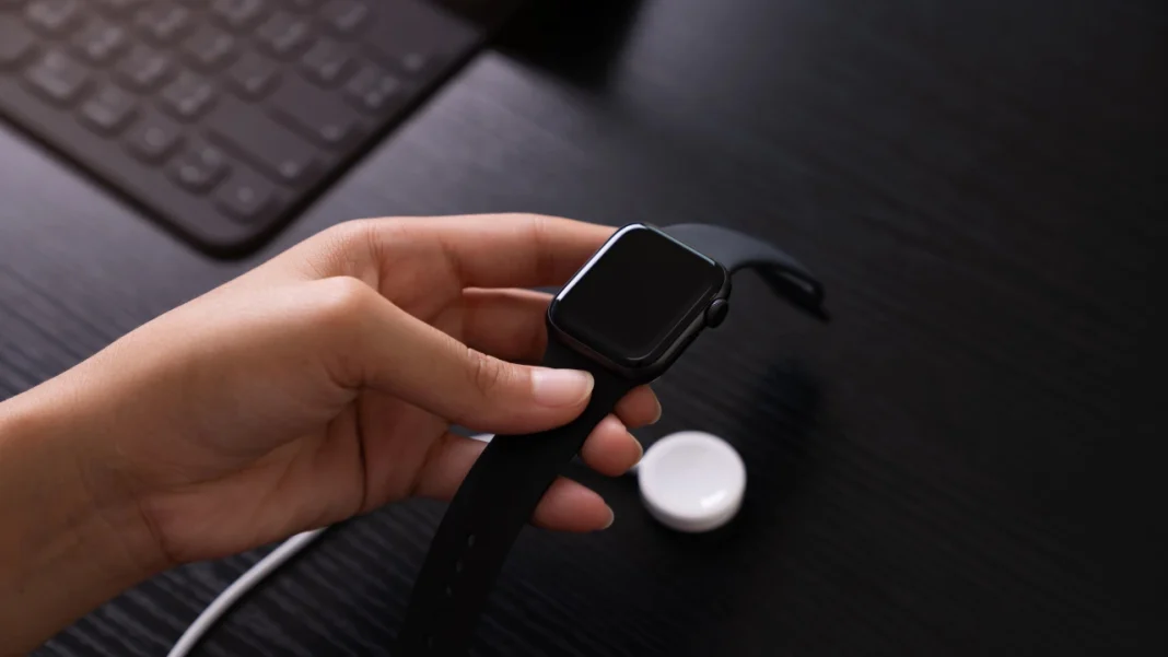 Apple plans updates for Apple Watch with the possibility of screenless models.