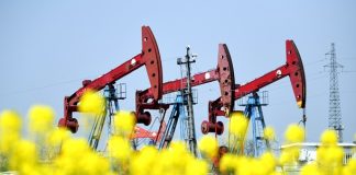 Brent и WTI подешевели после неожиданного роста запасов нефти в США запасы нефти сша